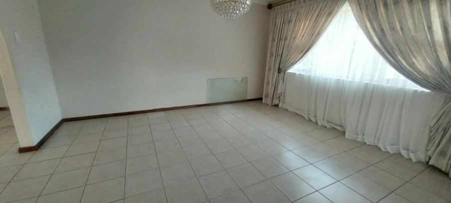 4 Bedroom Property for Sale in Beacon Bay Eastern Cape
